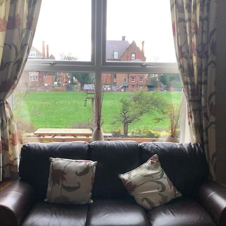 Kings Lodge Hotel Great Yarmouth Bagian luar foto